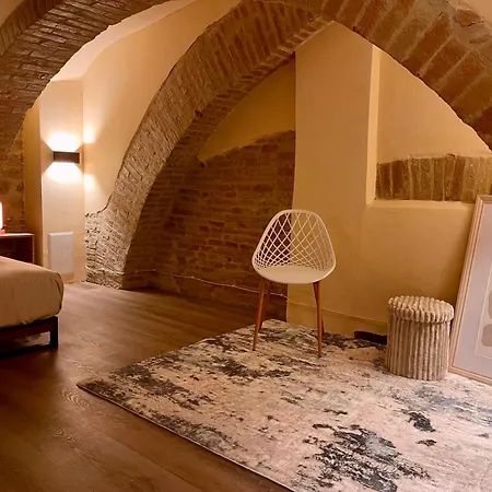 Piazza Iv Novembre Heritage - The Absolute Center Apartament