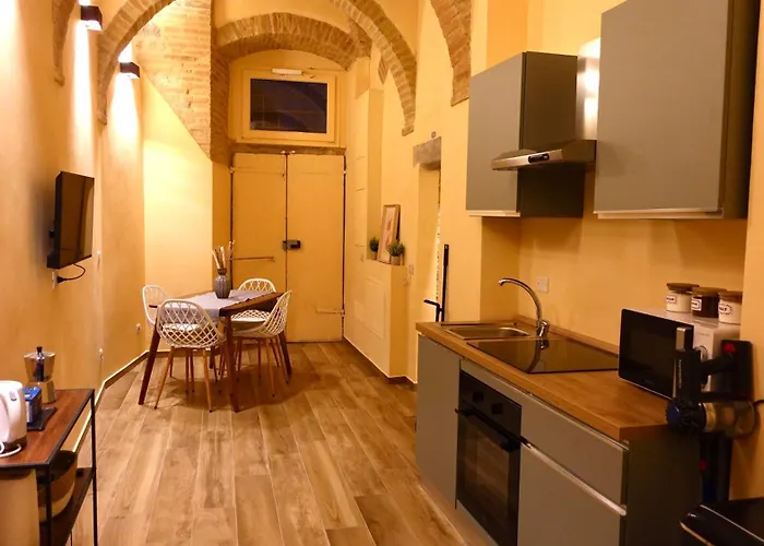 Piazza Iv Novembre Heritage - The Absolute Center *